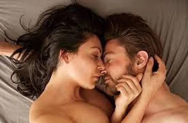 মেয়েদের দ্রুত উত্তেজিত করতে কান এবং উরুর জুড়ি মেলা ভার