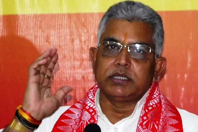 ট্যাবলো ইস্যুতে শাসক দলকে বিঁধলেন দিলীপ