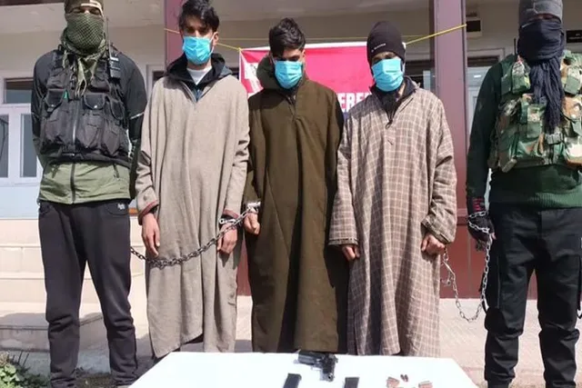 আবারও হামলার ছক বানচাল, কাশ্মীরে বিপুল অস্ত্র, গোলাবারুদ সহ গ্রেফতার বহু জঙ্গি