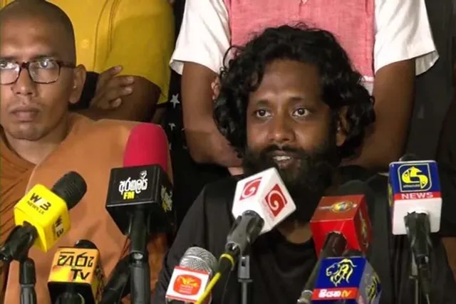 শ্রীলঙ্কাইয় গ্রেফতার করা হল রাষ্ট্রিয় টিভি অনুষ্ঠান ব্যাহতকারী প্রতিবাদিকে