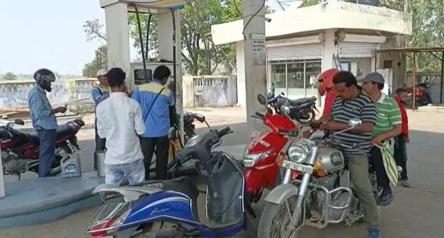 ৫ রাজ্যের ভোট মিটতেই মহার্ঘ পেট্রোল, ডিজেল ও রান্নার গ্যাস