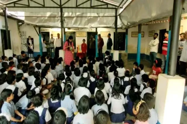 শিশু দিবস উপলক্ষে চন্দ্রকোনায় তৃণমূল ছাত্র পরিষদের বিশেষ অনুষ্ঠান