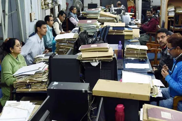 শূন্য কেন্দ্রীয় সরকারের প্রায় ১০ লক্ষ পদ!