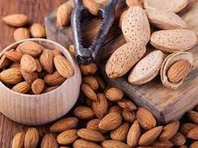 সারা বছর জেল্লাদার ত্বক পেতে ব্যবহার করুন এই প্যাক