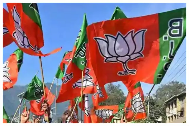 'আজান শুনলে মাথা ধরে যায়', বিস্ফোরক বিজেপি নেতা