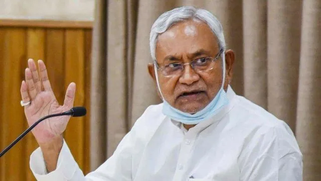 ওমিক্রন, বর্ষবরণের উদযাপনে ‘কাঁচি’ চালালেন নীতীশ