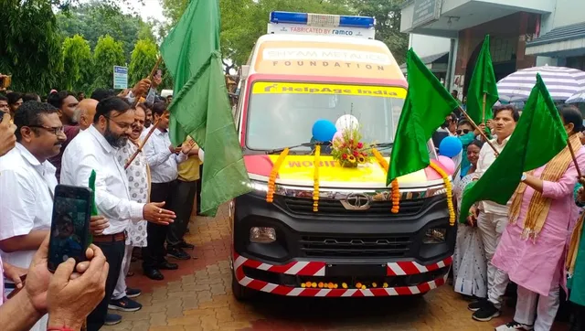 আধুনিক চিকিৎসা সরঞ্জাম সহ মোবাইল ভ্যান