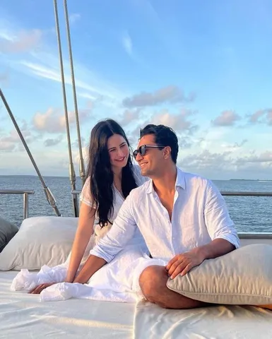 প্রথম গর্ভাবস্থার কথা ঘোষণা করবেন ক্যাটরিনা কাইফ-ভিকি কৌশল?