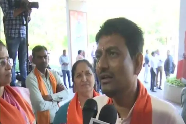 'উন্নয়নের রাজনীতির জন্য মানুষ নরেন্দ্র মোদীকে বিশ্বাস করে'