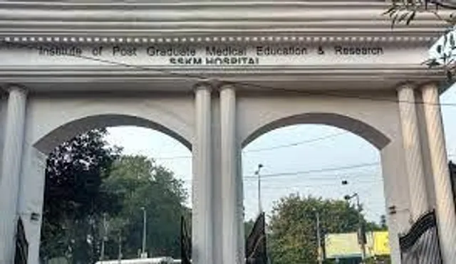 এসএসকেএমে অপেক্ষা করেও ট্রমা কেয়ারে জায়গা পেলেন না পরিক্ষার্থী