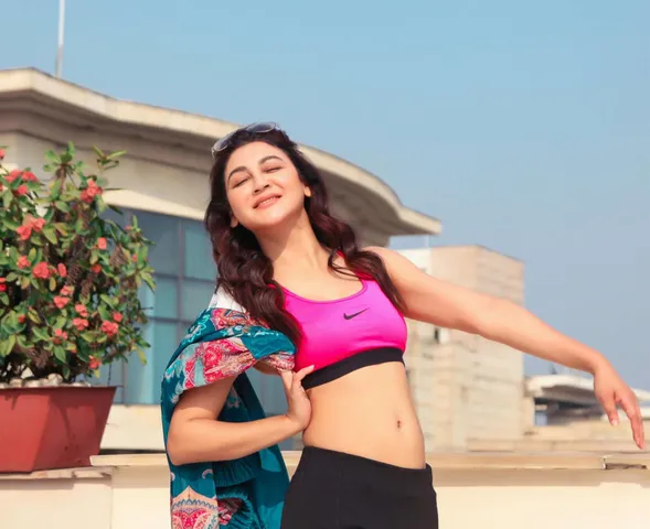 লন্ডনে দিন কাটাচ্ছেন জয়া