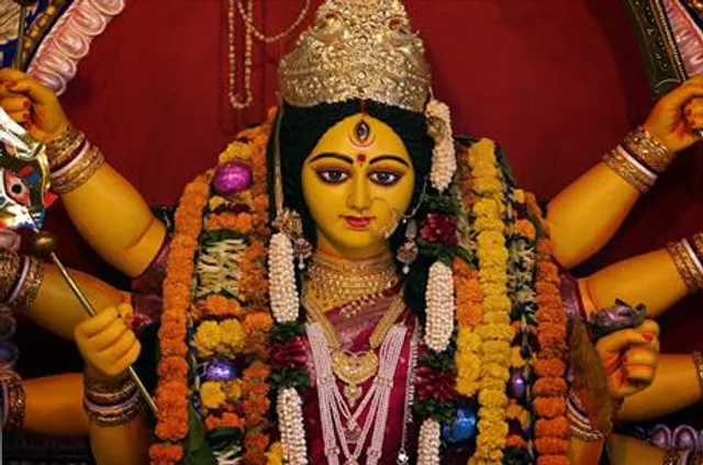 পুজোর ব্যস্ততায়