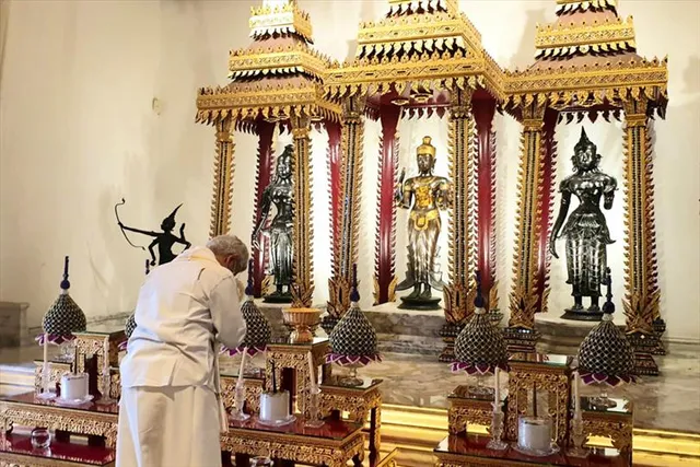 থাইল্যান্ডের হিন্দু মন্দিরে প্রার্থনা করলেন বিদেশমন্ত্রী এস জয়শঙ্কর