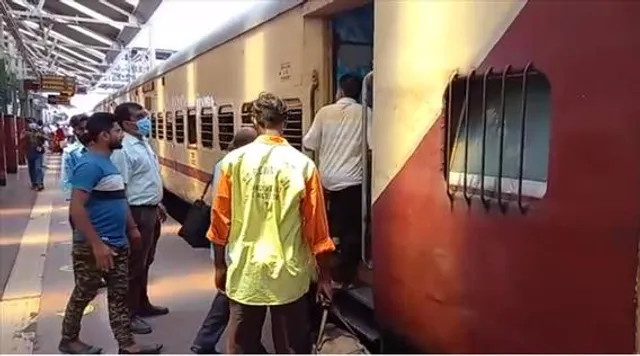 দুর্গাপুর থেকে ট্রেনে ভারত দর্শন