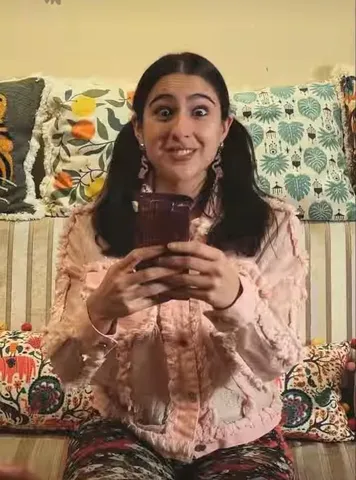 বিক্রান্ত ম্যাসির জন্য এক পোস্ট শেয়ার করলেন সারা আলি খান