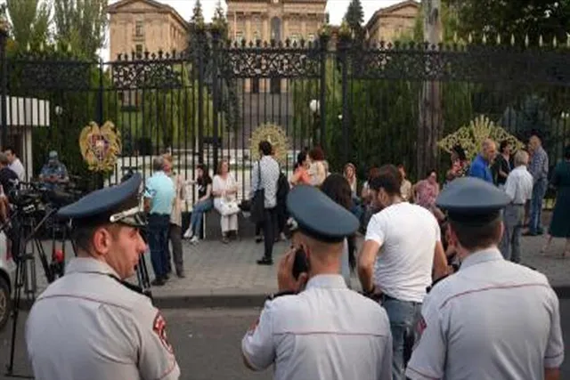 আজারবাইজানের সঙ্গে যুদ্ধবিরতিতে সম্মত হয়েছে আর্মেনিয়া