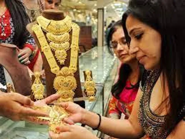 জেনে নিন বাজারে সোনা রুপোর দর কেমন