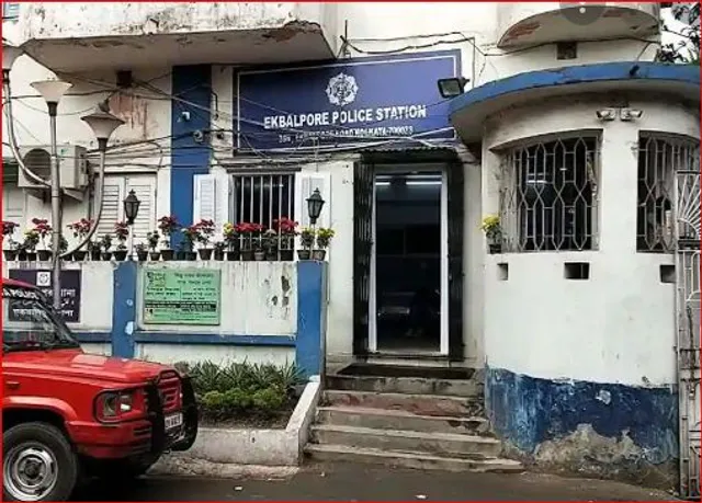 গোষ্ঠী সংঘর্ষে উত্তপ্ত একবালপুর, আহত ১ কনস্টেবল