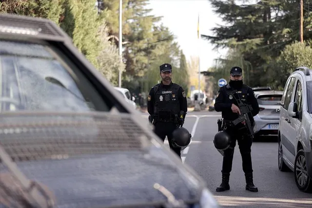 বোমা হামলার ঘটনায় একজনকে গ্রেফতার করল স্প্যানিশ পুলিশ