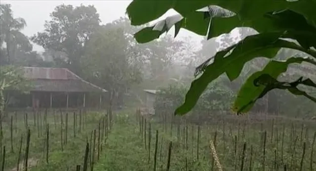 ডেবরায় বজ্র বিদ্যুৎ সহ মুষলধারে বৃষ্টি