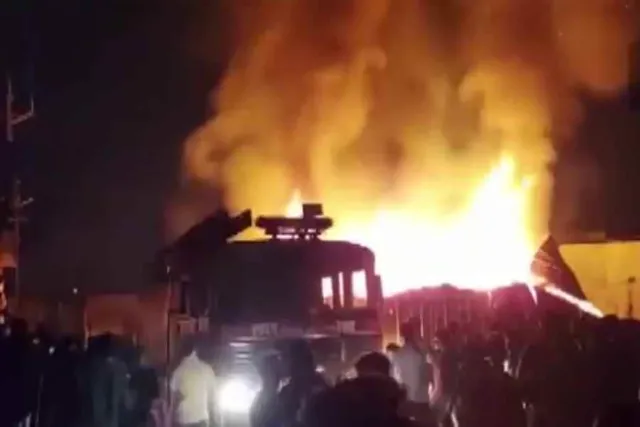 থানের গোডাউনে ভয়াবহ আগুন