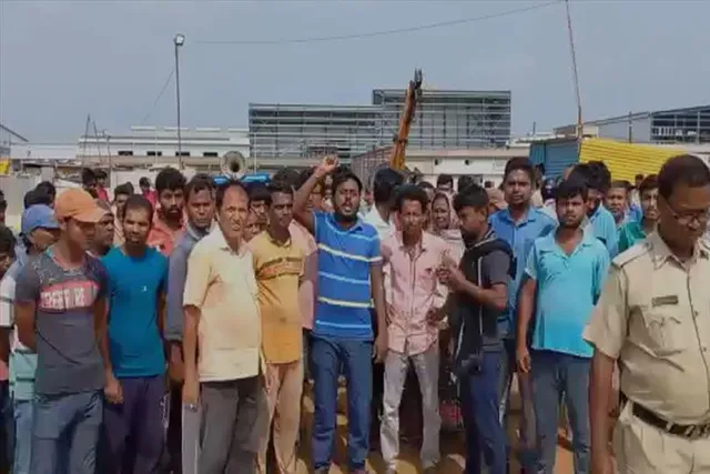 খড়গপুরে চাষিদের বিক্ষোভ