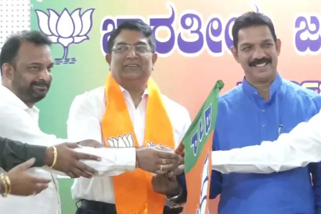 বিজেপিতে যোগ দিলেন প্রাক্তন পুলিশ কমিশনার