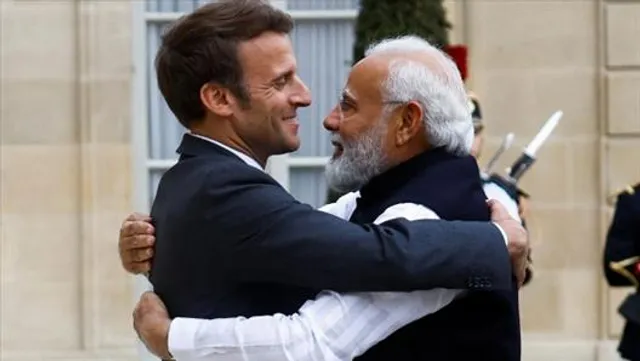 প্যারিসে মাকরেঁর সঙ্গে বৈঠকে নমো, কী নিয়ে কথা হল?