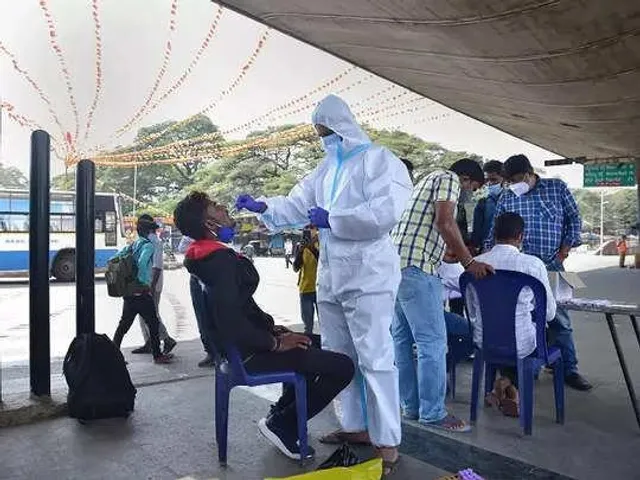 সংক্রমণে স্বস্তি পাচ্ছে দিল্লি!