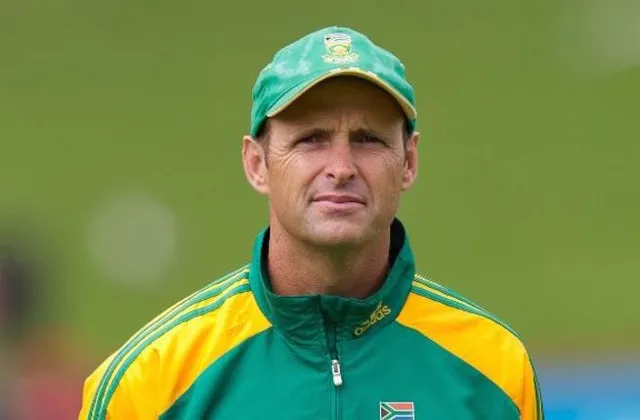 স্মৃতিতে ভাসলেন গ্যারি