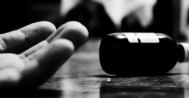 ‘ফুলপ্যান্ট পরে পরীক্ষা দিতে গেলে যদি পাশ না করি!’ আশঙ্কায় বিষ খেল ছাত্র