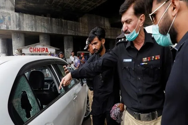 পাকিস্তানে গুলিবিদ্ধ দুই চিনা নাগরিক