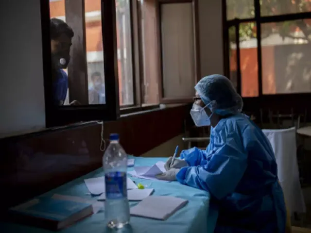 দেশে নিম্নমুখী করোনা গ্রাফ