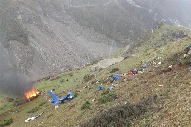 কেদারনাথে হেলিকপ্টার দুর্ঘটনায় অনেকের মৃত্যুর আশঙ্কা