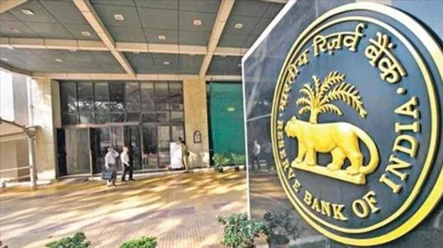 বিপুল পতন সেনসেক্সে, অবশেষে রেপো রেট বাড়াল রিজার্ভ ব্যাঙ্ক