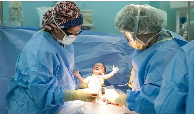 পাকিস্তান: অস্ত্রোপচারে বাধা, মায়ের গর্ভেই রেখে দেওয়া হয় নবজাতকের মাথা