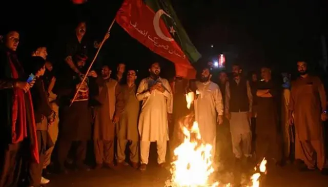 পাকিস্তানজুড়ে বিক্ষোভের ডাক ইমরানের দলের