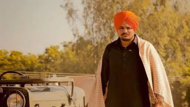 নিরাপত্তা প্রত্যাহারের পরদিনই অঘটন! গুলিতে খুন পাঞ্জাবের জনপ্রিয় গায়ক