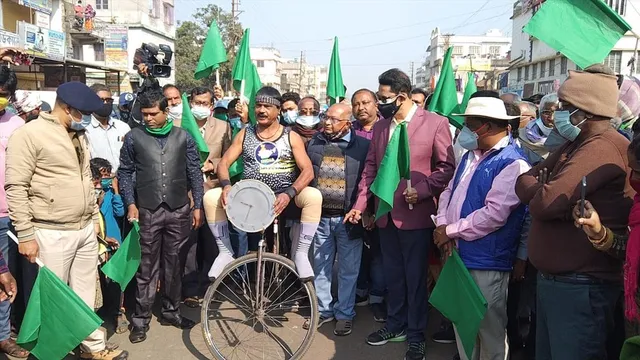 গিনেস ওয়ার্ল্ড রেকর্ড এর লক্ষ্যে সাইকেলে যাত্রা!