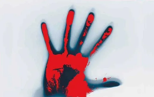 বাড়ির বাইরে ছড়িয়ে দেহবশেষের টুকরো