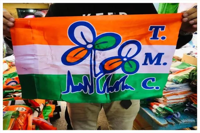 মারধর ও খুনের হুমকি দেওয়ার অভিযোগ, কাঠগড়ায় তৃণমূল কাউন্সিলর