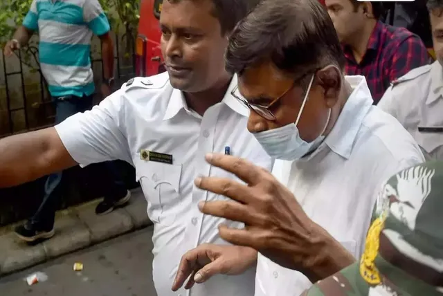 এবার জেল হেফাজতে মানিকের স্ত্রী- পুত্র