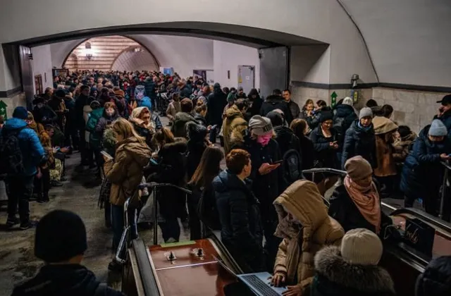 রাশিয়ার হামলার পর কিয়েভের এক-তৃতীয়াংশ মানুষ জল ও তাপের সুবিধা পাচ্ছেনঃ মেয়র