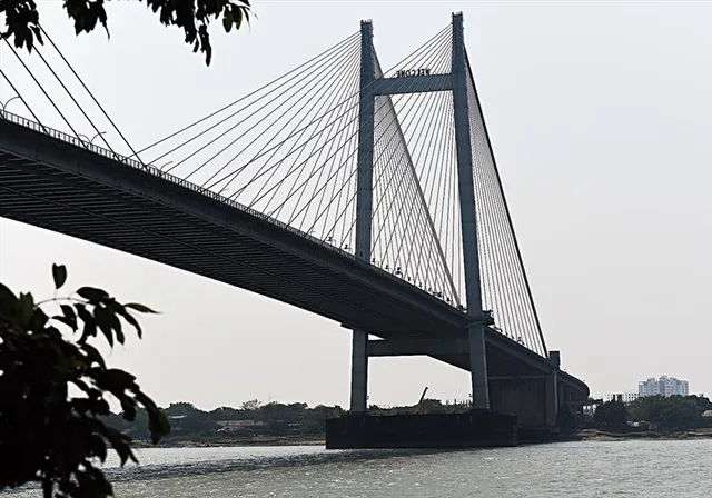 ৬ ঘণ্টা বন্ধ বিদ্যাসাগর সেতু!