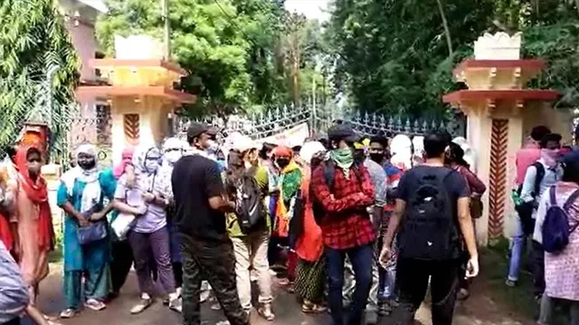 বিক্ষোভ অব্যাহত বিশ্বভারতী বিশ্ববিদ্যালয়ে