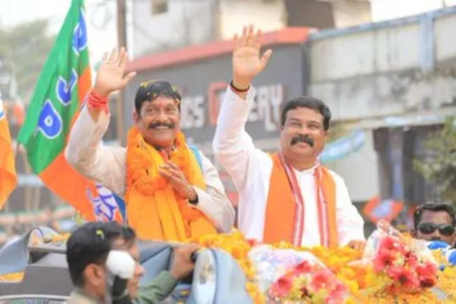 উপনির্বাচনে ম্যারাথন প্রচারে কেন্দ্রীয় মন্ত্রী ধর্মেন্দ্র প্রধান