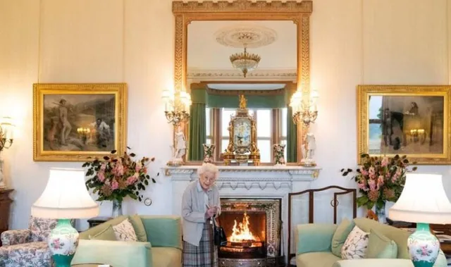 রানি এলিজাবেথের স্বাস্থ্য নিয়ে উদ্বিগ্ন চিকিৎসকরা