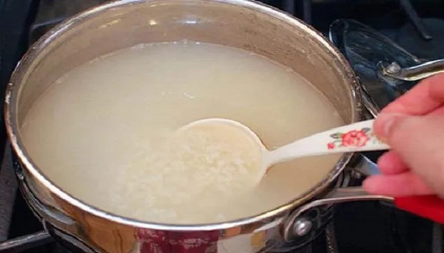 চুলের যত্নে ম্যাজিকের মতো কাজ করে ভাতের মাড়