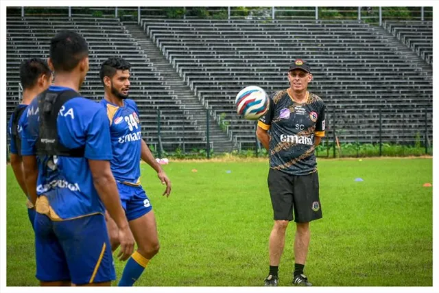 স্টিফেনকে কেক খাইয়ে দিলেন সুমিত
