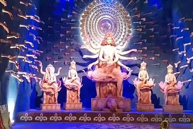 পুজো পরিক্রমাঃ সরাসরি দেখে নিন মুদিয়ালি ক্লাবের মন্ডপসজ্জা-প্রতিমা